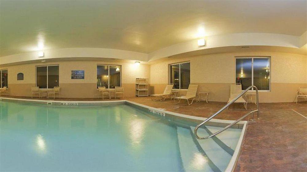 Holiday Inn Express Hotel & Suites Frankfort By Ihg Bagian luar foto