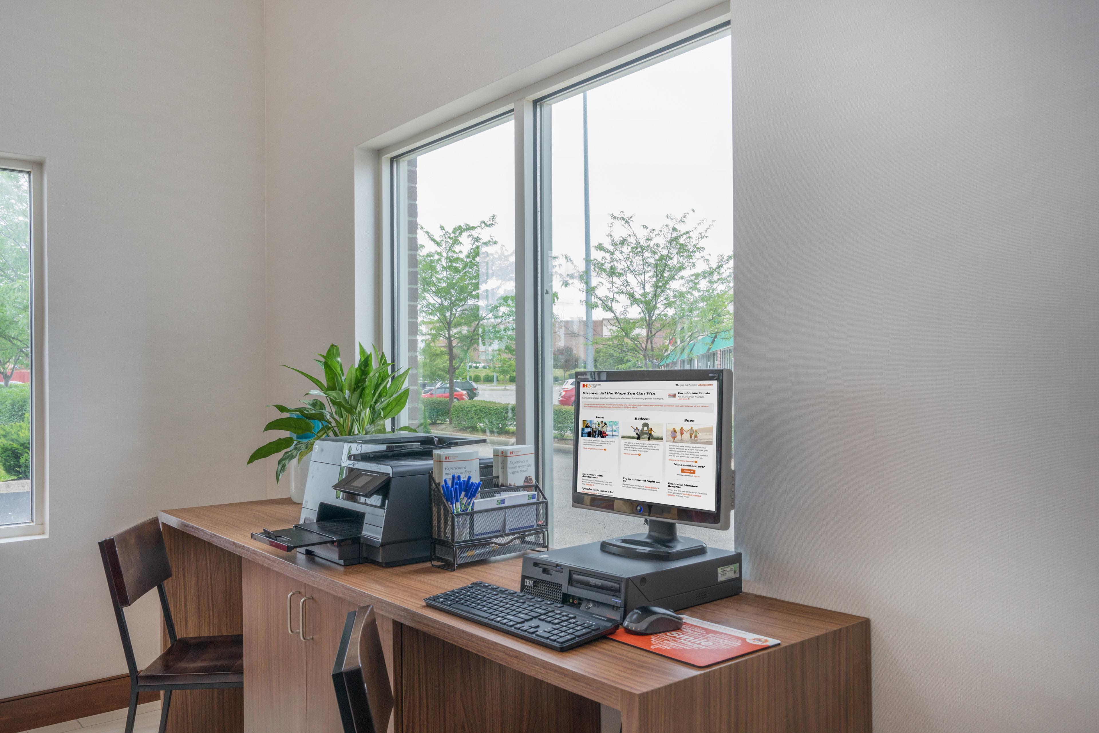Holiday Inn Express Hotel & Suites Frankfort By Ihg Bagian luar foto