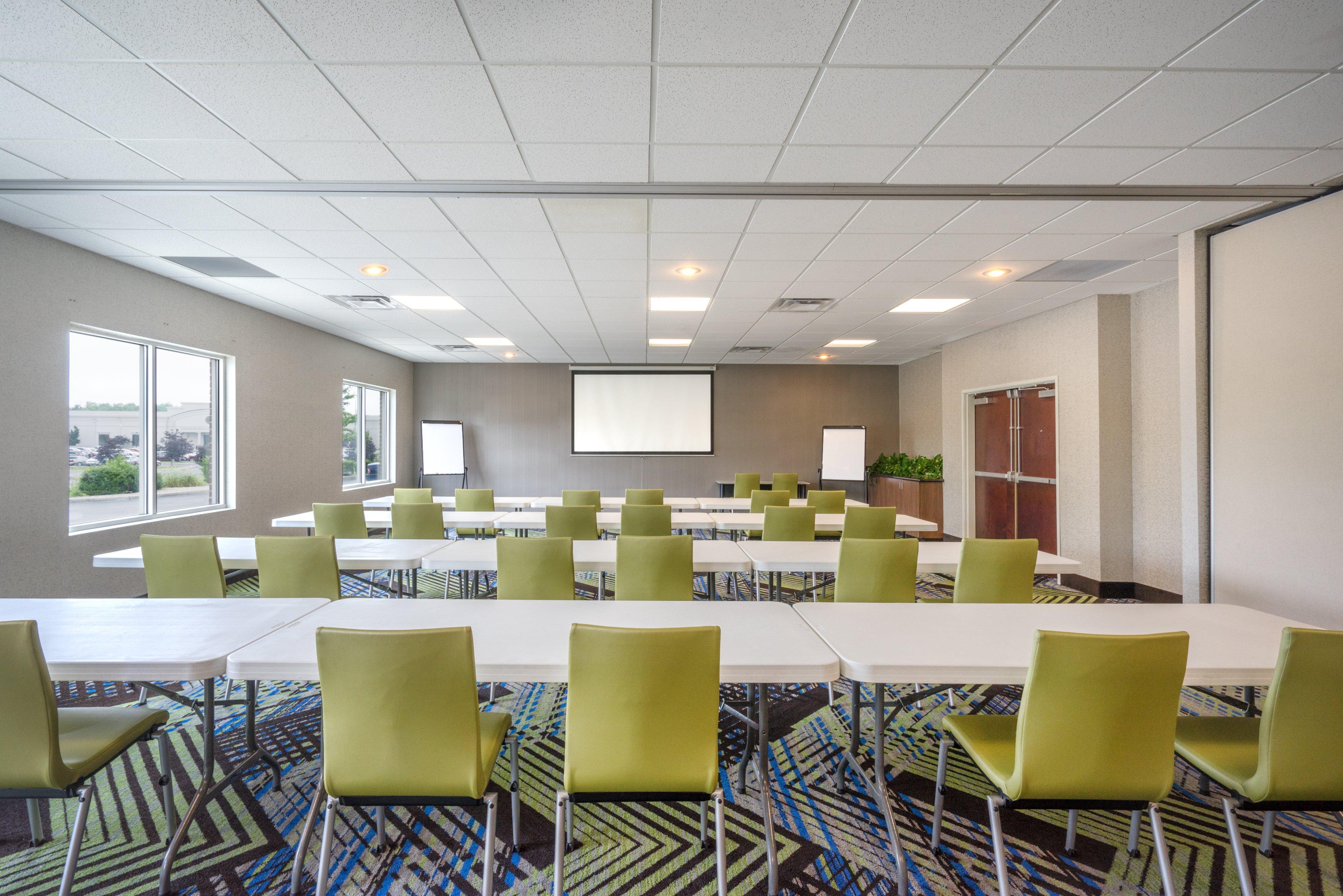 Holiday Inn Express Hotel & Suites Frankfort By Ihg Bagian luar foto
