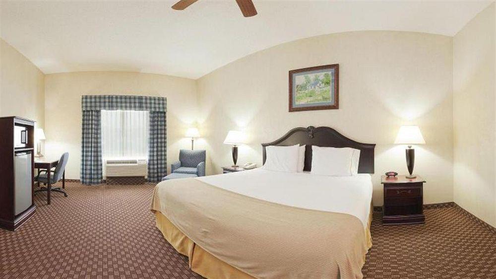 Holiday Inn Express Hotel & Suites Frankfort By Ihg Bagian luar foto
