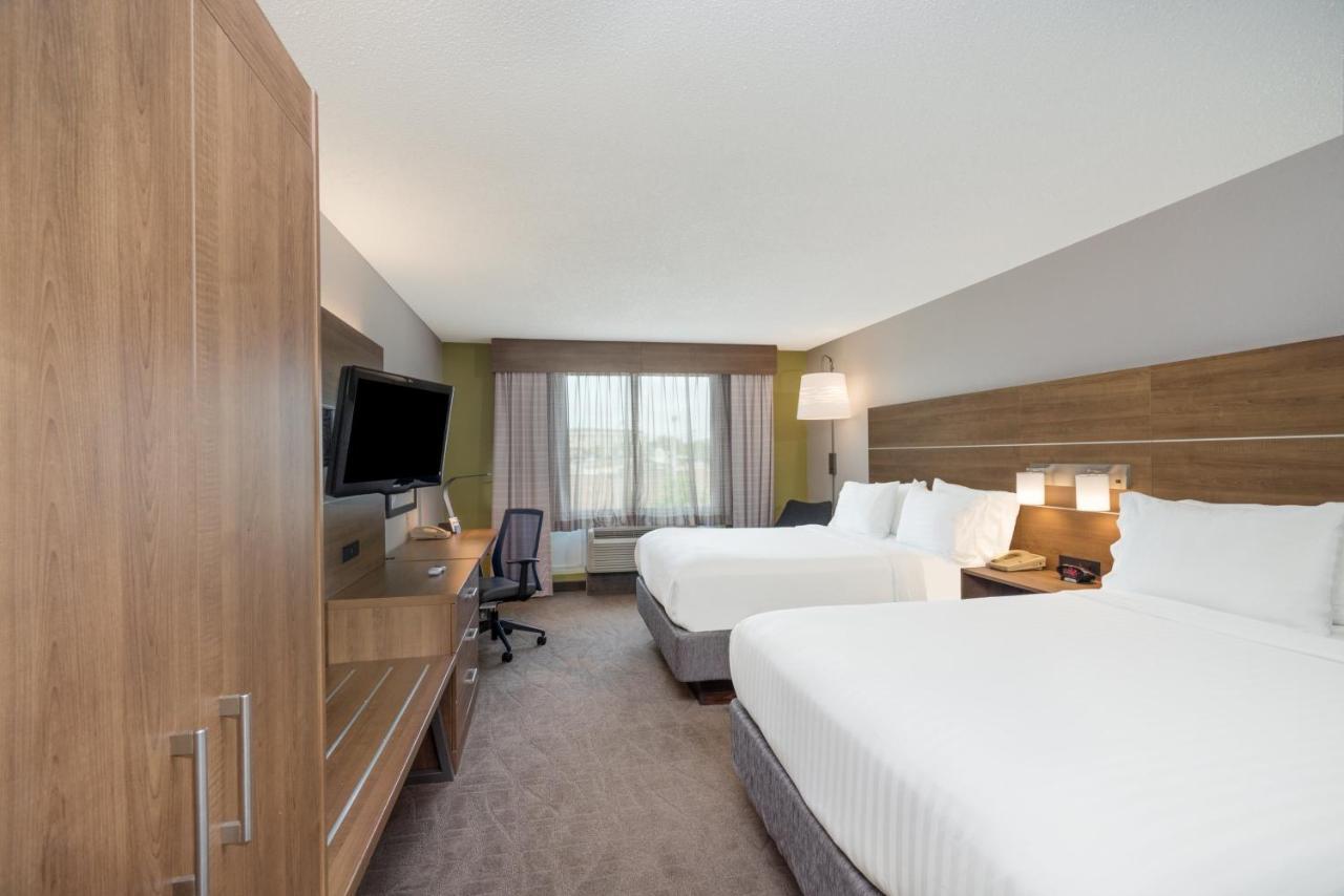Holiday Inn Express Hotel & Suites Frankfort By Ihg Bagian luar foto